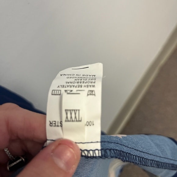 🚨CLEARANCE 0124-147M Floral Overpiece - Picture 3 of 3